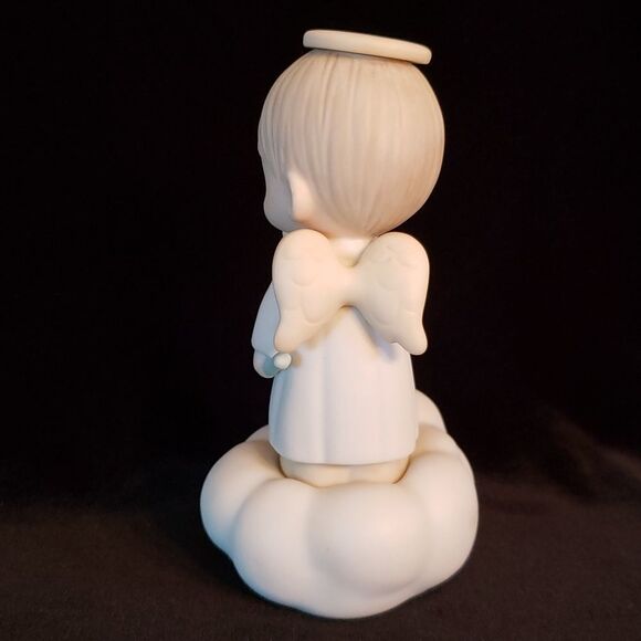 Vintage Precious Moments Porcelain Figurine 1985 "Sending My Love" #100056 - Picture 3 of 7
